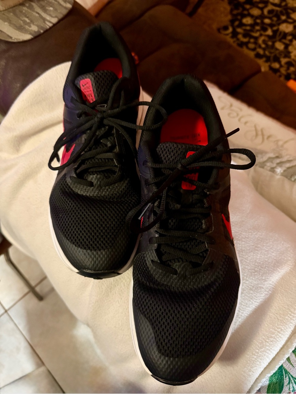 Nike Men’s size13  Black and Red Lightweight Running Shoes